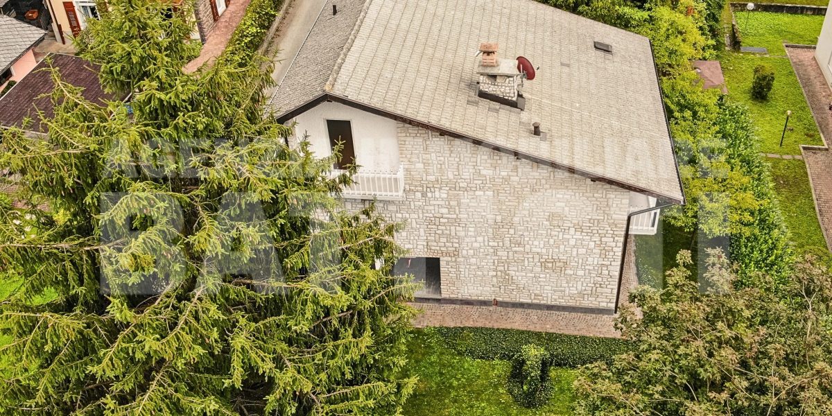 VILLA INDIPENDENTE CON GIARDINO