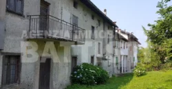 PREGIATO EDIFICIO STORICO CON RUSTICO E GIARDINO