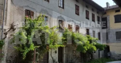 PREGIATO EDIFICIO STORICO CON RUSTICO E GIARDINO