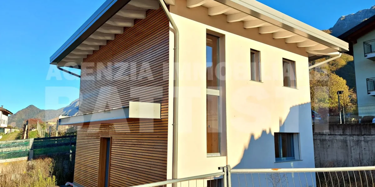AMPIO EDIFICIO CON DUE ALLOGGI