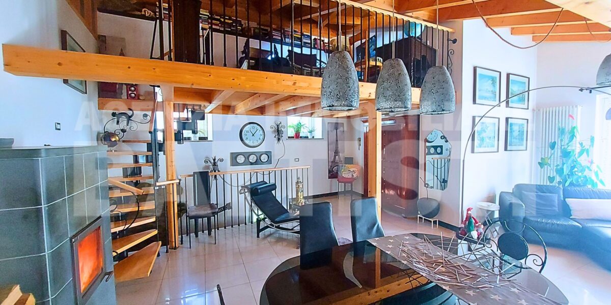 VILLA INDIPENDENTE CON GIARDINO