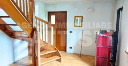 AMPIO EDIFICIO CON DUE ALLOGGI