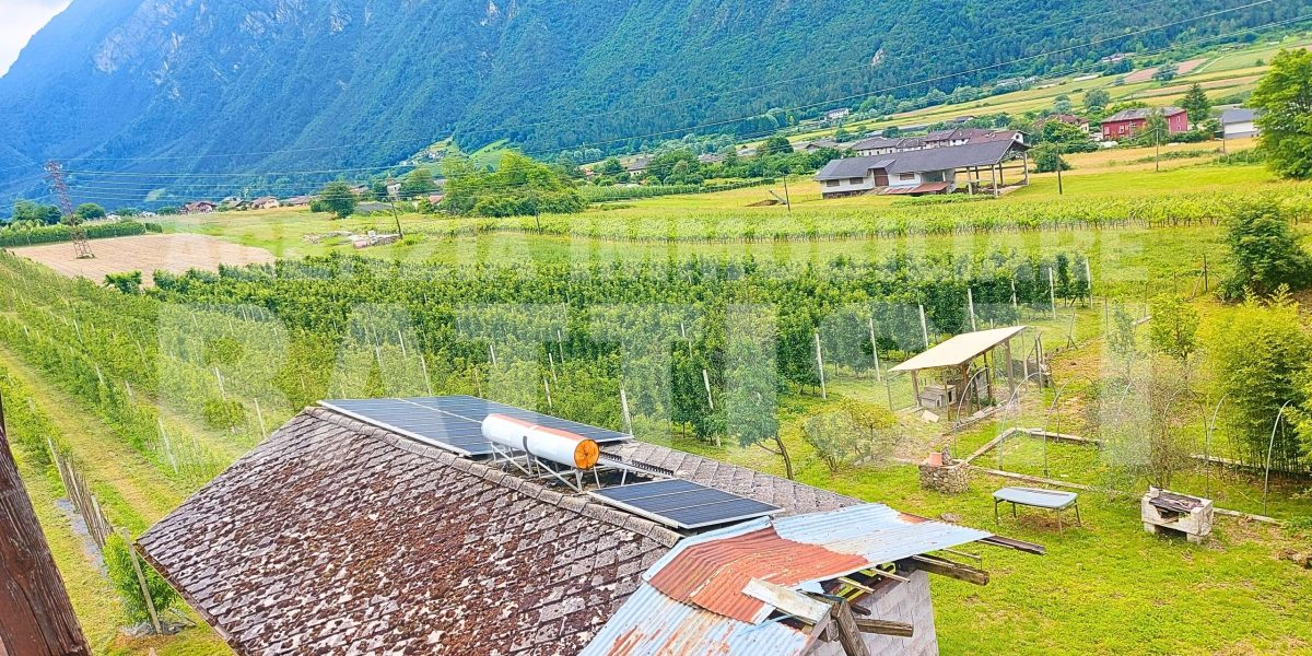 AMPIO EDIFICIO CON DUE ALLOGGI