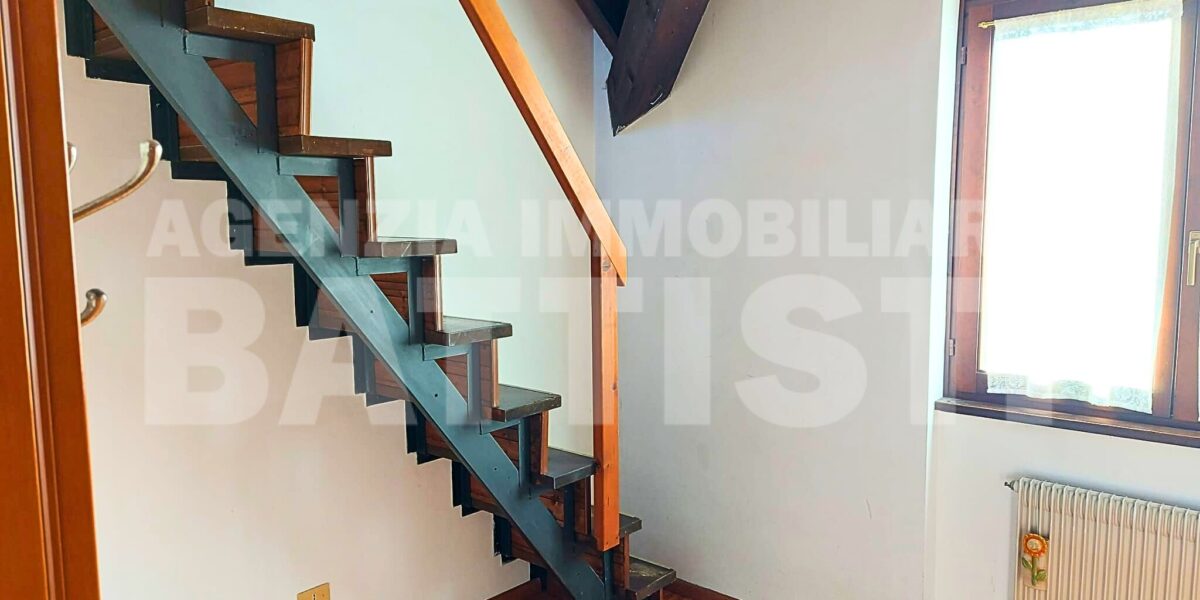 ALLOGGIO CON TERRAZZO