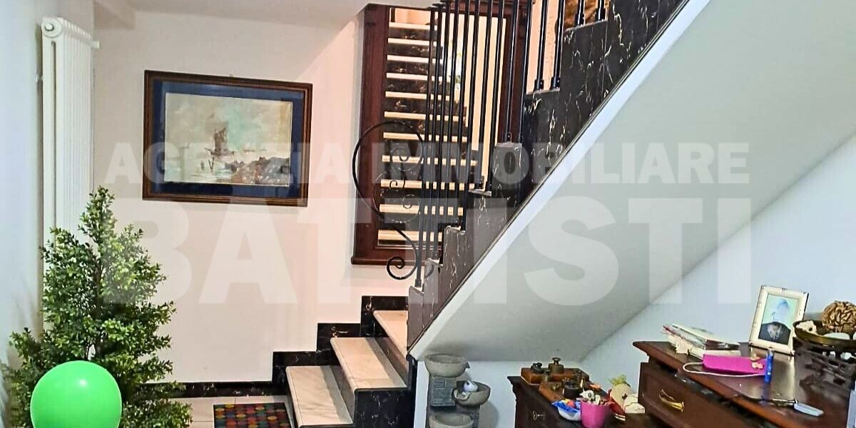 VILLA INDIPENDENTE CON GIARDINO