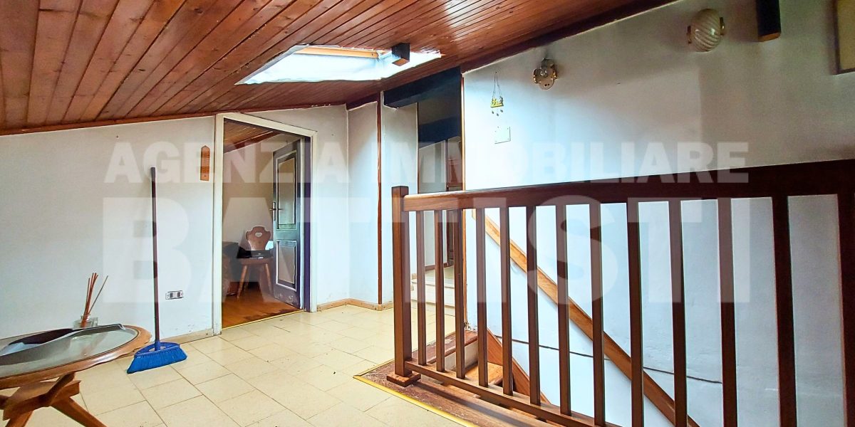 AMPIO EDIFICIO CON DUE ALLOGGI