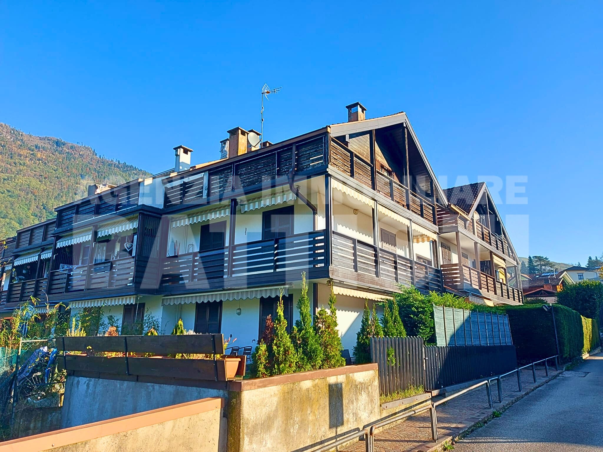 ALLOGGIO CON TERRAZZO