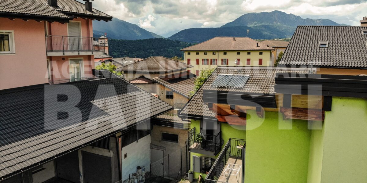 VILLA INDIPENDENTE CON GIARDINO