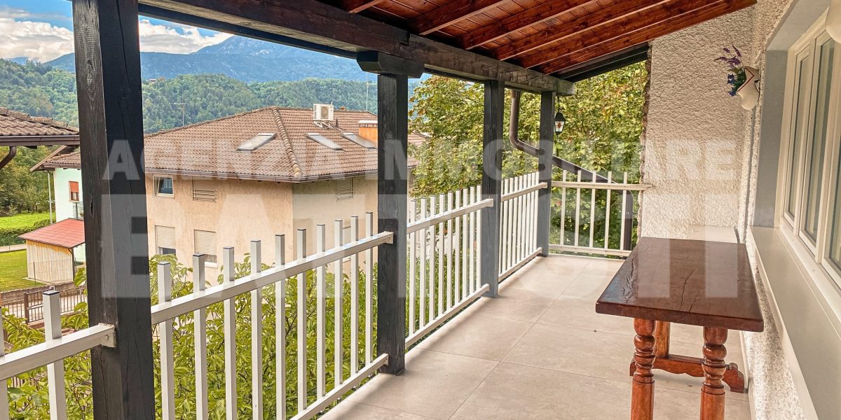 VILLA INDIPENDENTE CON GIARDINO