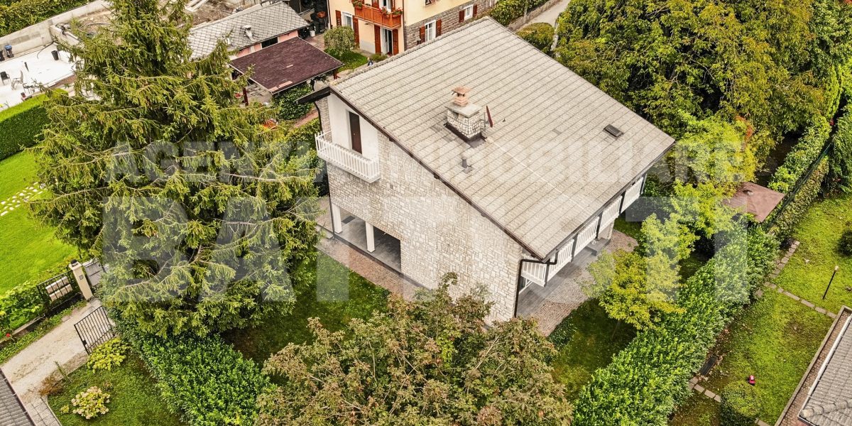 VILLA INDIPENDENTE CON GIARDINO