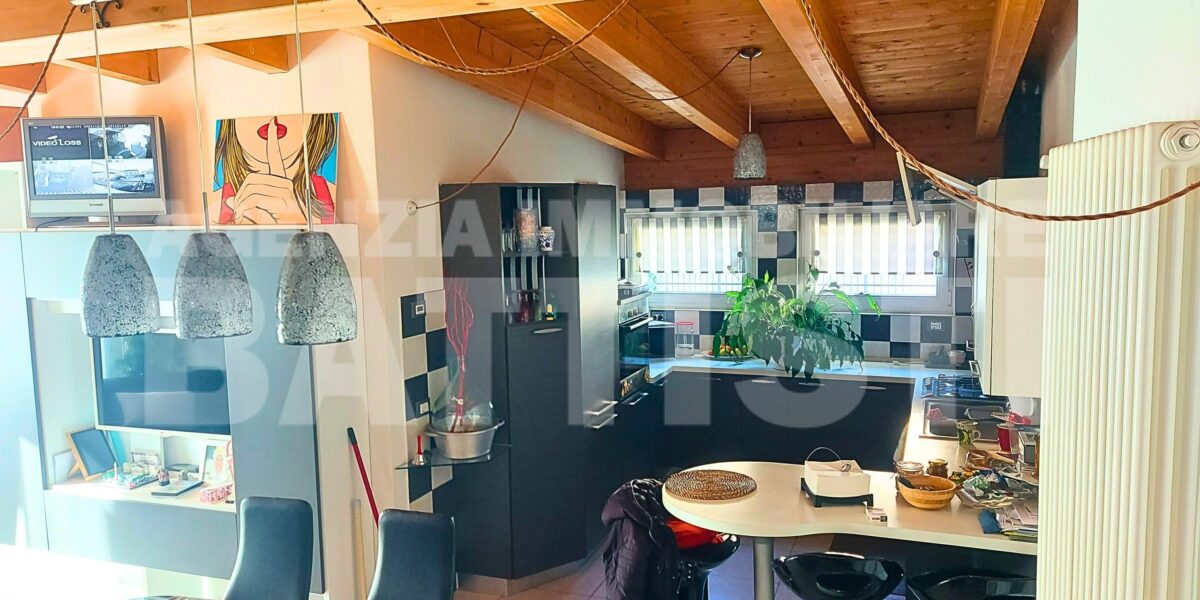 VILLA INDIPENDENTE CON GIARDINO