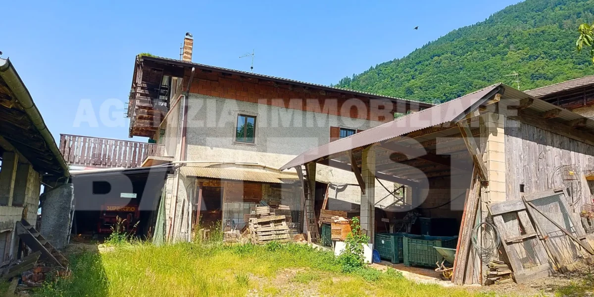 AMPIO EDIFICIO CON DUE ALLOGGI