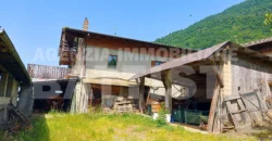 AMPIO EDIFICIO CON DUE ALLOGGI