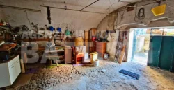 PORZIONE CON CORTILE E ORTO
