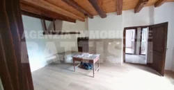 PORZIONE DI CASA con terreno di mq 700