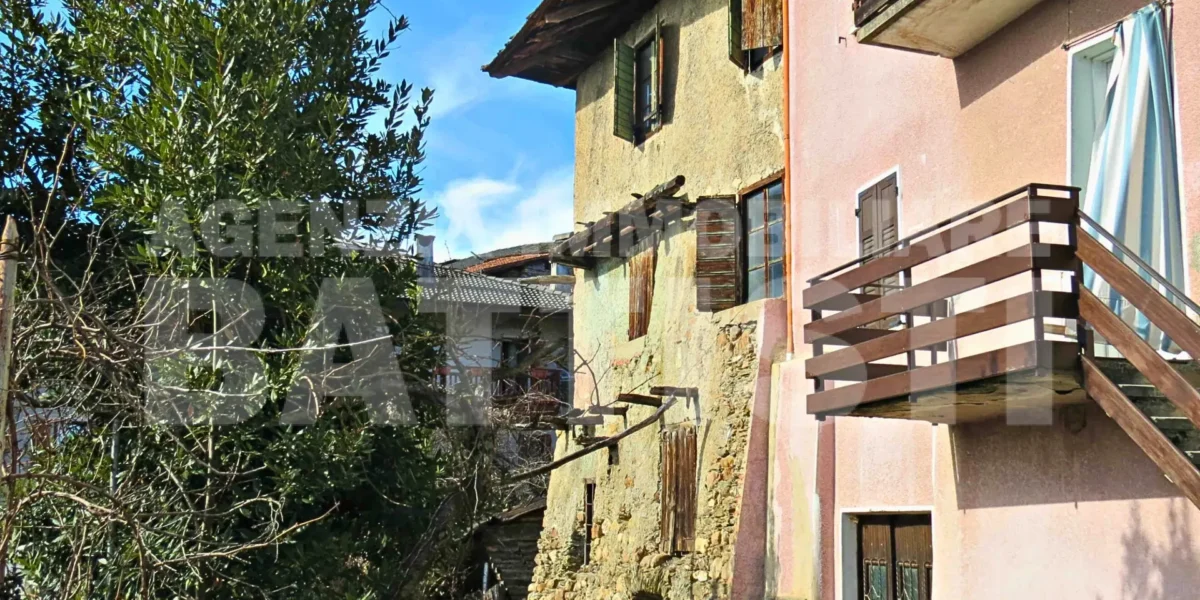 AMPIA PORZIONE DI CASA CON BEL PANORAMA