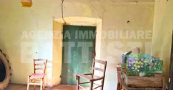 AMPIA PORZIONE DI CASA CON BEL PANORAMA