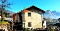 PORZIONE DI CASA CON ORTO E CORTILE PRIVATO