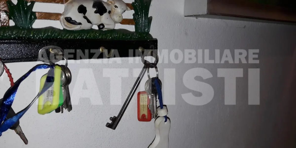 PORZIONE DI CASA CON ORTO E CORTILE PRIVATO
