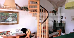 PORZIONE DI CASA CON ORTO E CORTILE PRIVATO