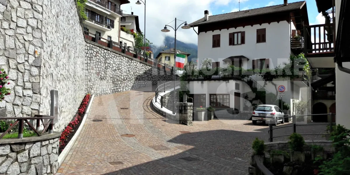 PORZIONE DI CASA CON ORTO E CORTILE PRIVATO