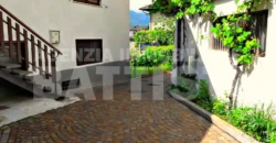 PORZIONE DI CASA CON ORTO E CORTILE PRIVATO