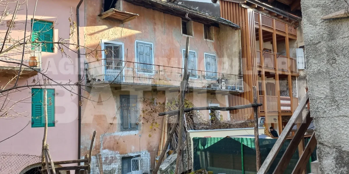 GRANDE PORZIONE IN CENTRO STORICO