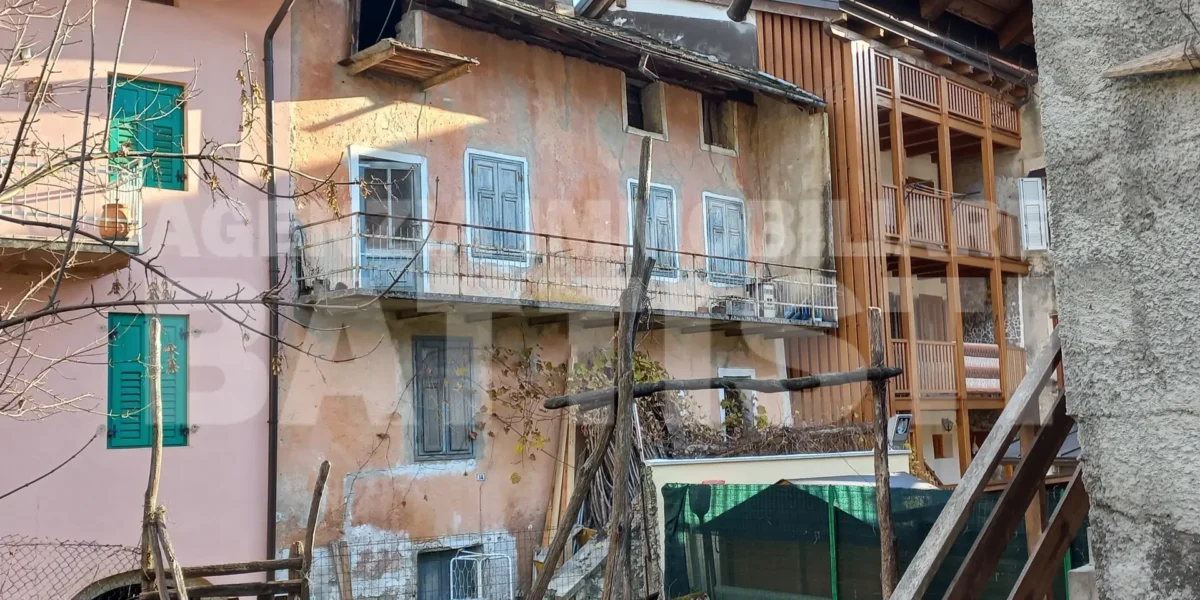 GRANDE PORZIONE IN CENTRO STORICO