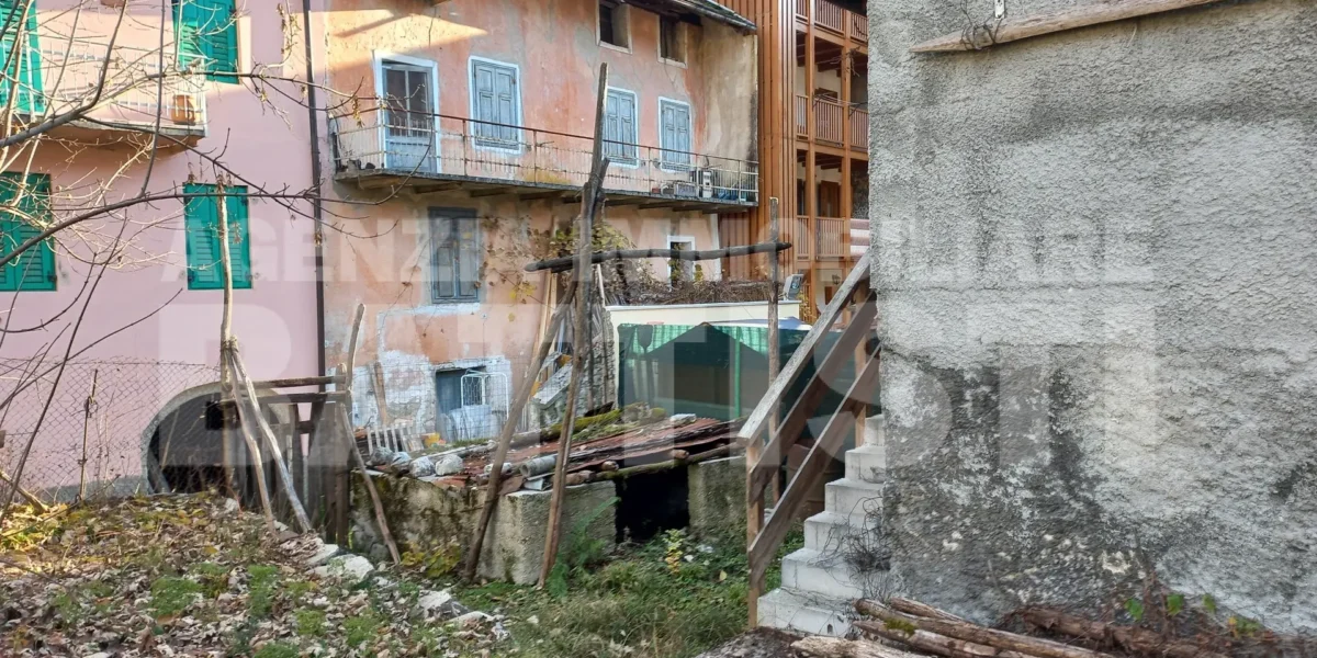 GRANDE PORZIONE IN CENTRO STORICO
