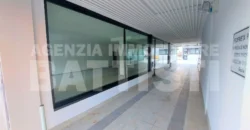 AMPIO LOCALE COMMERCIALE