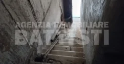 INTERO EDIFICIO IN POSIZIONE CENTRALE
