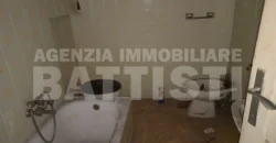 INTERO EDIFICIO IN POSIZIONE CENTRALE