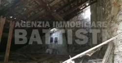 INTERO EDIFICIO IN POSIZIONE CENTRALE
