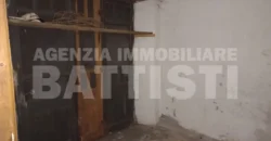INTERO EDIFICIO IN POSIZIONE CENTRALE