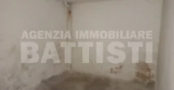INTERO EDIFICIO IN POSIZIONE CENTRALE