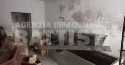 INTERO EDIFICIO IN POSIZIONE CENTRALE