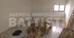 INTERO EDIFICIO IN POSIZIONE CENTRALE