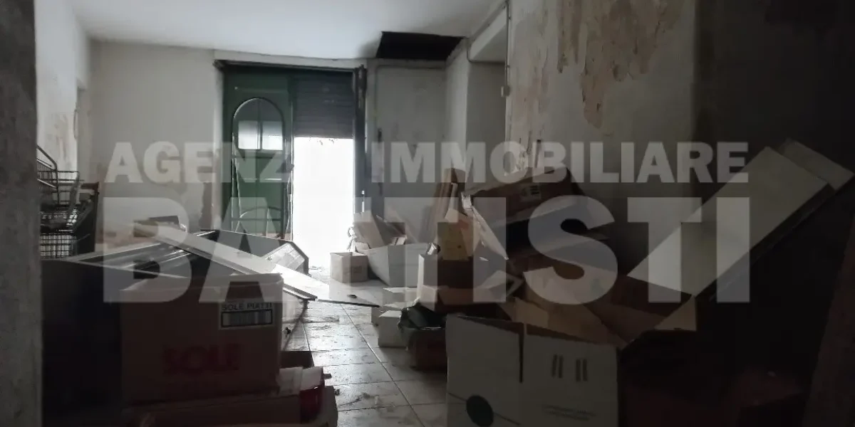 INTERO EDIFICIO IN POSIZIONE CENTRALE