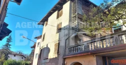 PORZIONE IN CENTRO