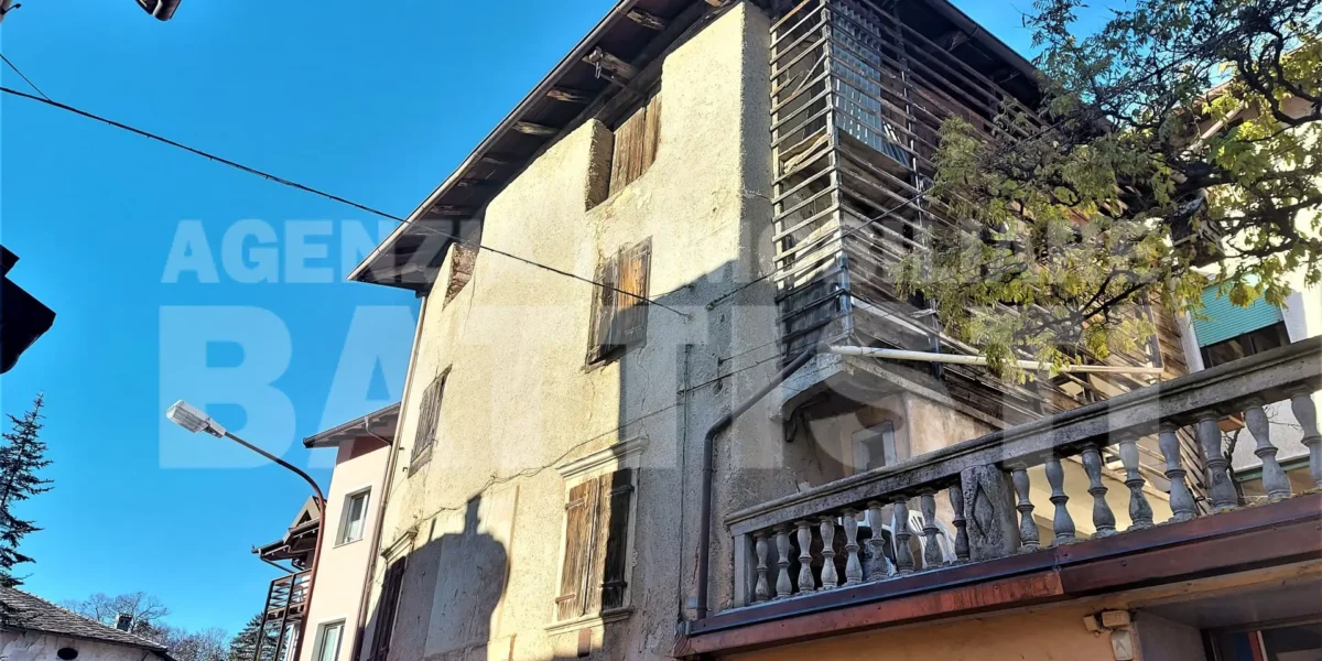 PORZIONE IN CENTRO