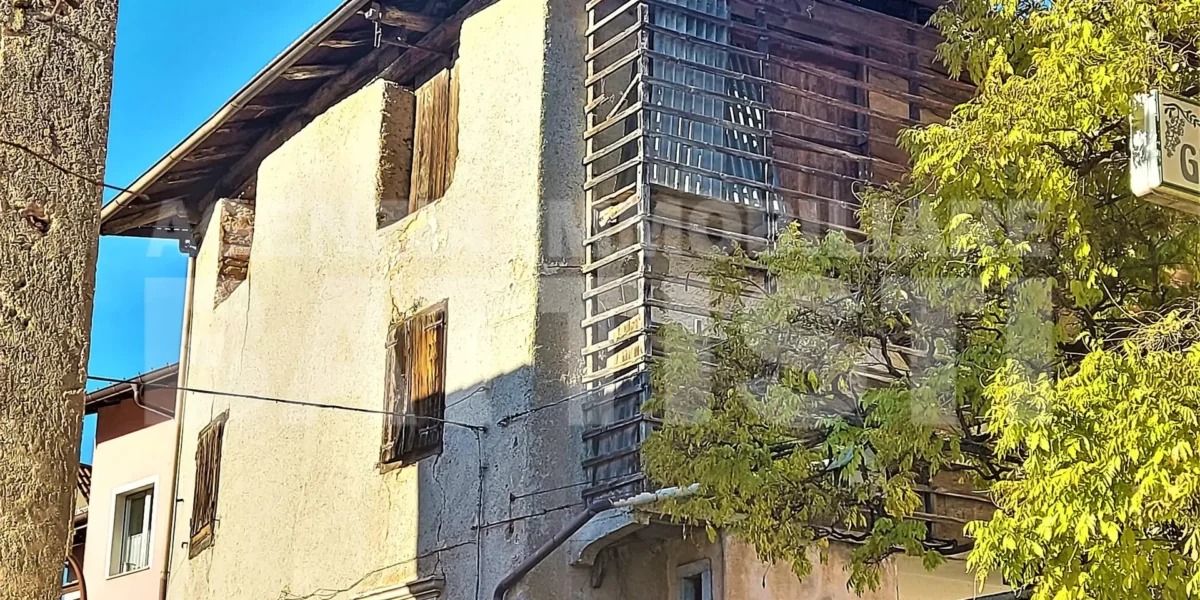 PORZIONE IN CENTRO