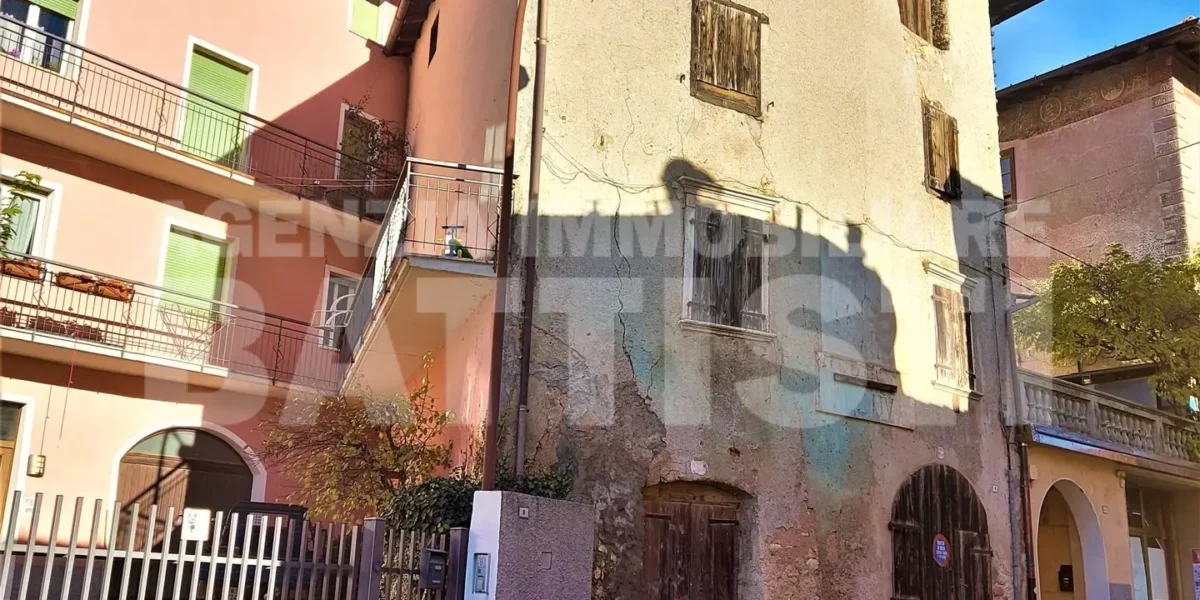 PORZIONE IN CENTRO