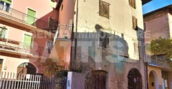 PORZIONE IN CENTRO