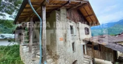PORZIONE DI CASA con terreno di mq 700