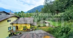 PORZIONE DI CASA con terreno di mq 700