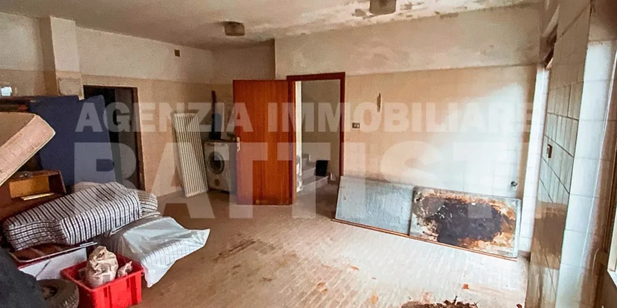 PORZIONE CON DUE APPARTAMENTI