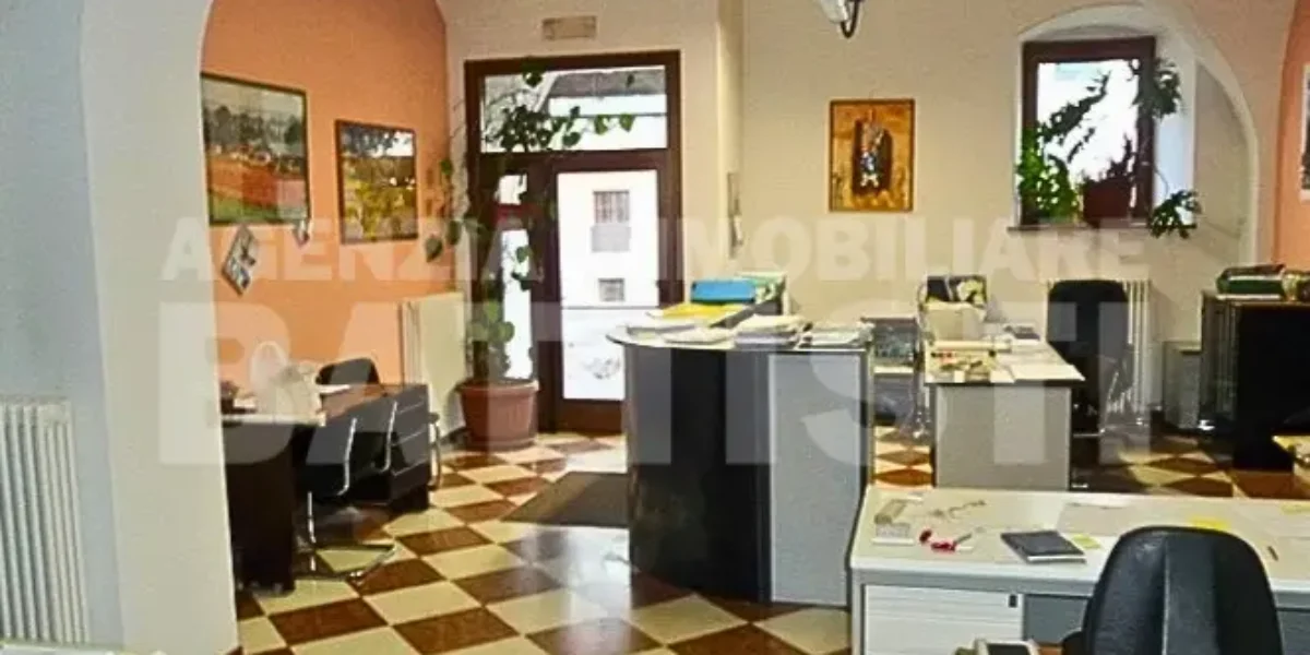 UFFICIO/NEGOZIO IN POSIZIONE CENTRALE