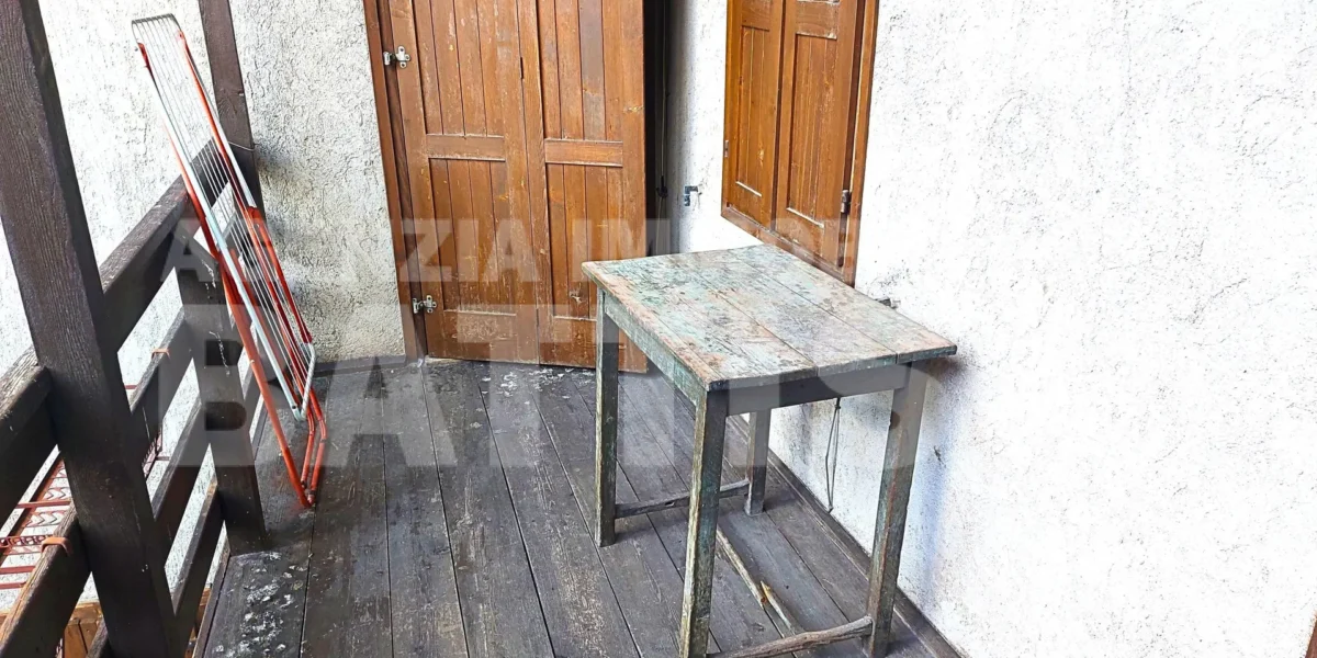 PORZIONE CON DUE APPARTAMENTI