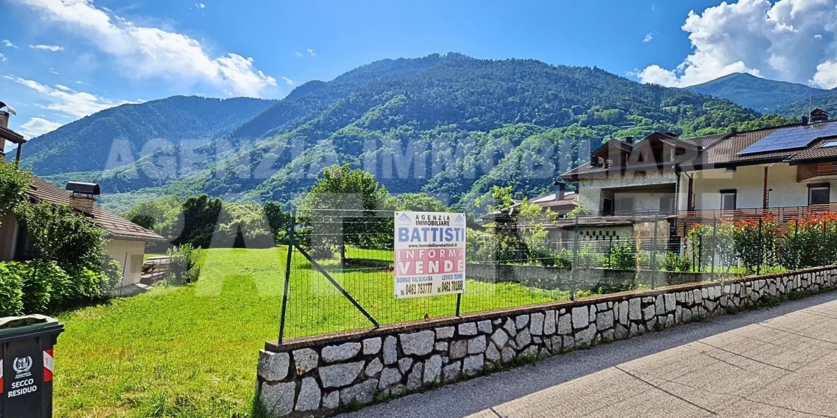 AMPIO TERRENO EDIFICABILE E AGRICOLO