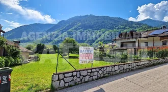 AMPIO TERRENO EDIFICABILE E AGRICOLO